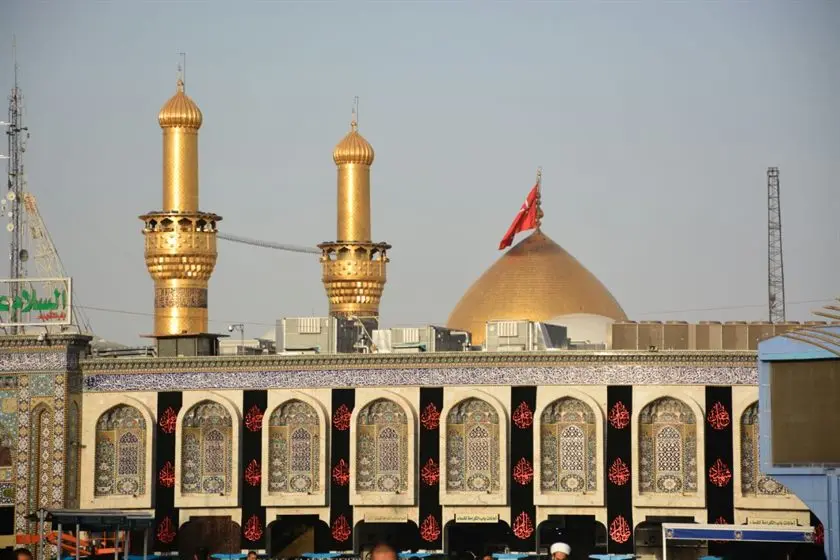 حرم امام حسین علیه‌السلام در کربلا با گنبد طلایی